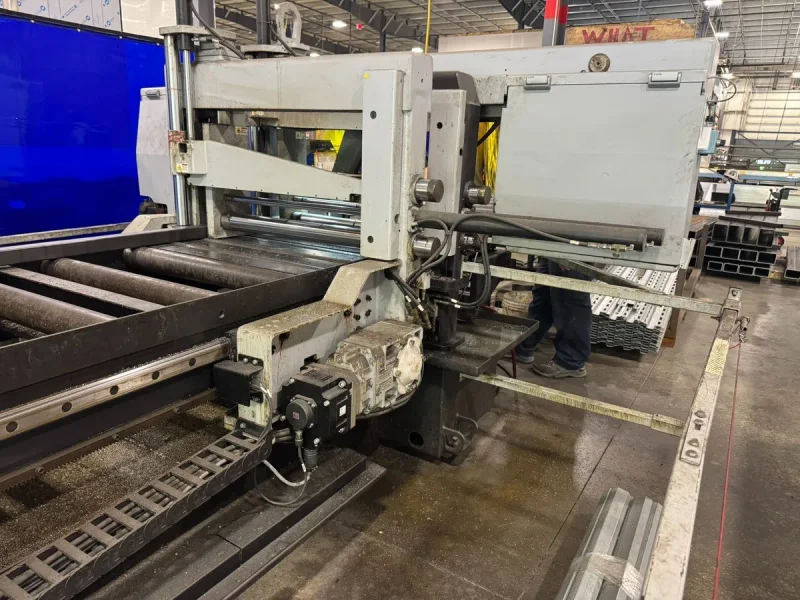 Used Hyd-Mech 20" x 30" fully automatic mitering bandsaw model M-20A-120