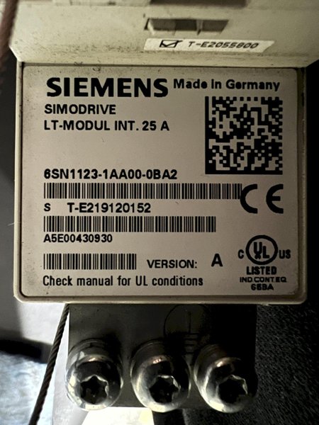 Siemens Simodrive Servo Drive Unit 6SN1123-1AA00-0BA2 6SN11231AA000BA2