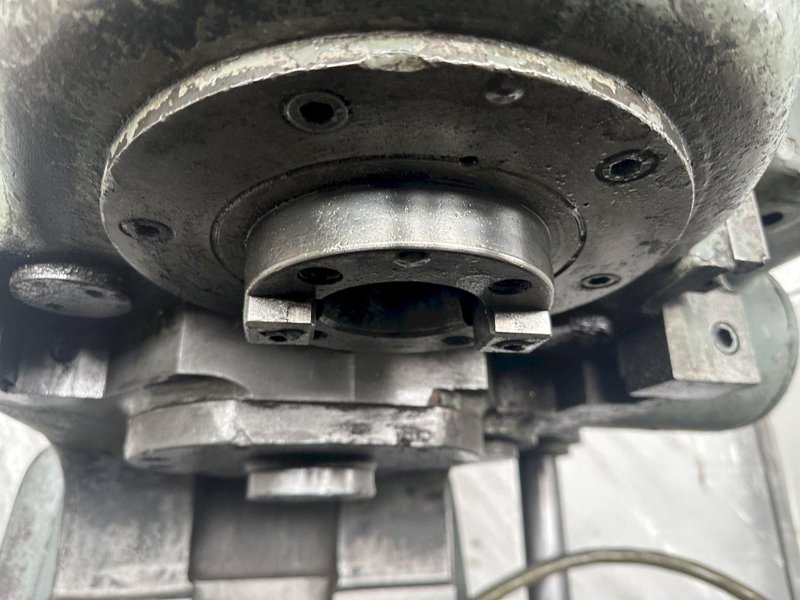 CINCINNATI NO. 4 VERTICAL MILL. STOCK # 0261724.