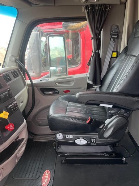 2022 Peterbilt 579 1XPBD49X4ND781737