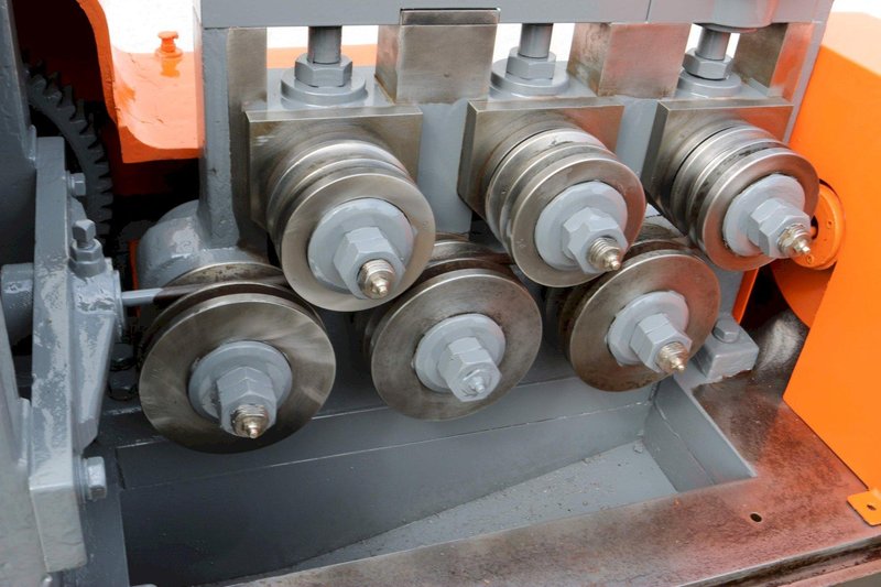 .444&#039; TAKASHIMA HIGH SPEED WIRE STRAIGHTENING &amp; CUTOFF: STOCK #70798