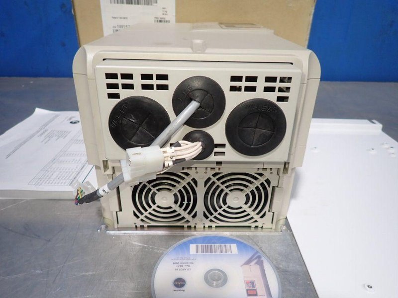 YASKAWA AC DRIVE  -  CIMR-G7U2015