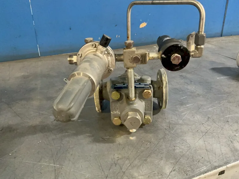 FISHER EZR PRESSURE REDUCING REGULATOR   -  EZR