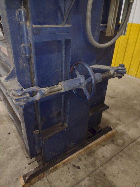 60&quot; X 48&quot; X 30&quot; MAX-PAK MODEL #MP-60-E VERTICAL HYDRAULIC CARDBOARD BALER: STOCK #23656
