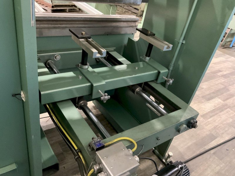 70 TON X 4' BETENBENDER MODEL: 4-70T HYDRAULIC PRESS BRAKE: STOCK #81331