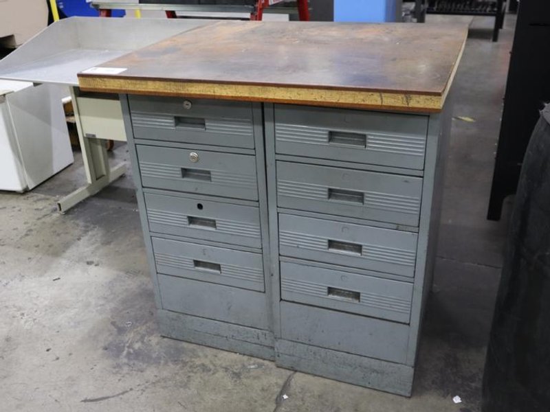 Drawered Workbench with 8 Drawers- Auction Item