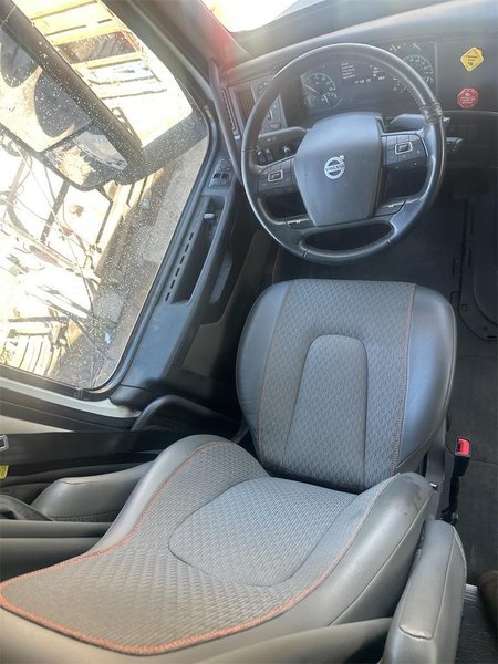 2023 Volvo VNL64T860 4V4NC9EJ5PN307510