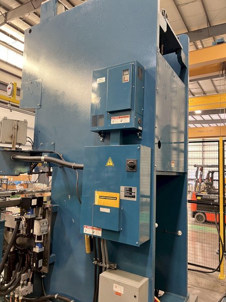 220 TON KOMATSU GAP FRAME STAMPING PRESS