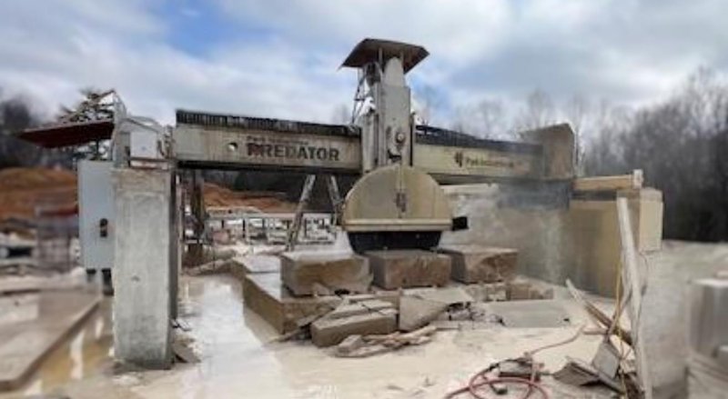 2008 Park Industries Predator Block Saw 60" max blade capacity
40 HP Motor
