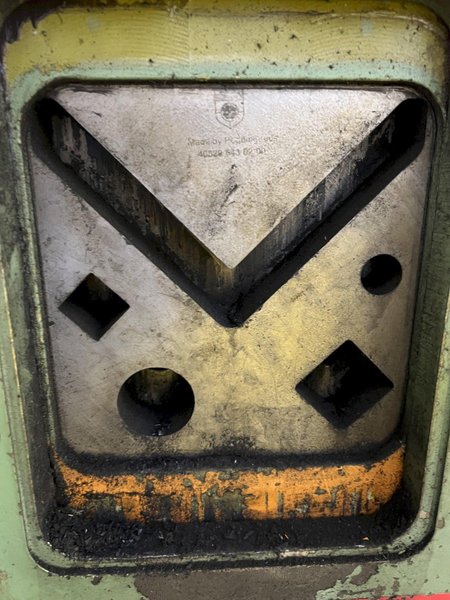 110 TON PEDDINGHAUS PEDDIWORKER MODEL #1050 HYDRAULIC IRONWORKER: STOCK #19922