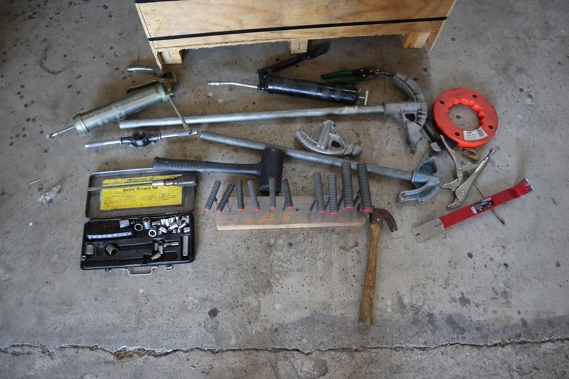 Crate O&#039; Hand Tools - Many- Auction Item