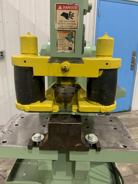 90 TON PIRANHA MODEL P-90 HYDRAULIC IRONWORKER: STOCK #80718