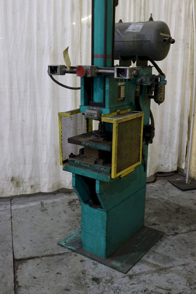 15 TON PRESSOTECHNIK HYDRAULIC C FRAME PRESS: STOCK #59608