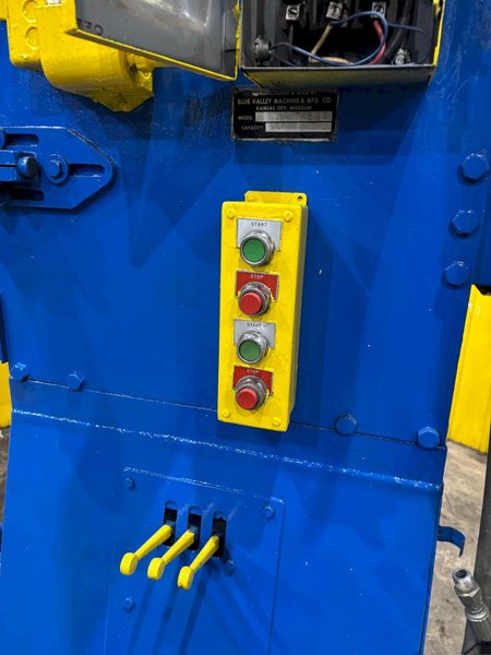 1/4&quot; CAPACITY BLUE VALLEY MODEL #FLANGER-T-588 FLANGING MACHINE: YOBRO #24453