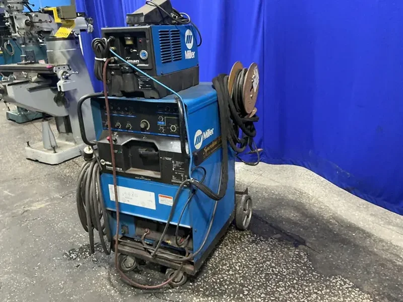 MILLER 350 AMP WELDER   -  SYNCROWAVE 350 LX