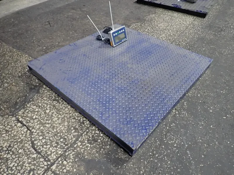 METTLER TOLEDO 5000 LBS / 48" X 48" DIGITAL FLOOR SCALE   -  PFA261