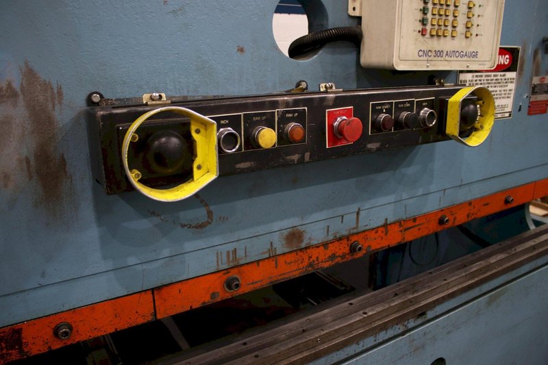 100 TON X 10' TON NIAGARA HYDRAULIC PRESS BRAKE: STOCK #76309