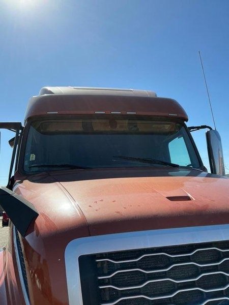 2022 Volvo Trucks VNL 64T860 Sleeper – D13, I-Shift, 6×4,