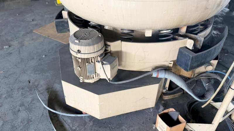 15 Cu. Ft. Roto-Finish Model ER-1516 Vibratory Finishing Machine