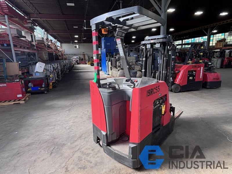 2019 - 3,500 LB. RAYMOND MODEL 425-C35TT STAND-UP ELECTRIC FORKLIFT
