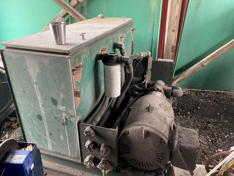 200 TON WTC EQUIPMENT HYDRAULIC TRACK PRESS &amp; TORQUE WRENCH: STOCK #18311