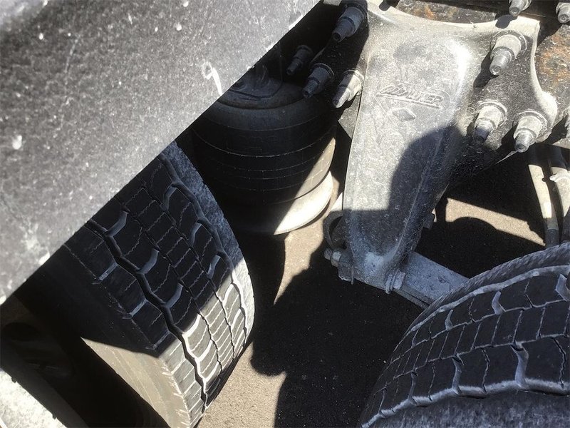 FREIGHTLINER Cascadia 126 - Trucks