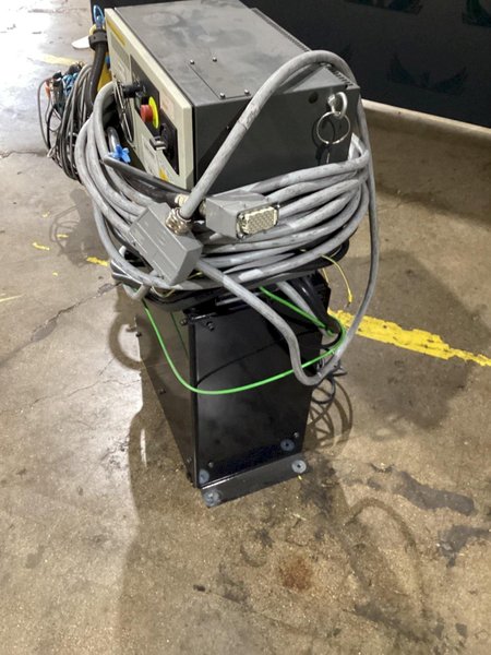 FANUC LR MATE 200iD w/ R-30iB Mate PLUS Controller, Gripper EOA Included USED