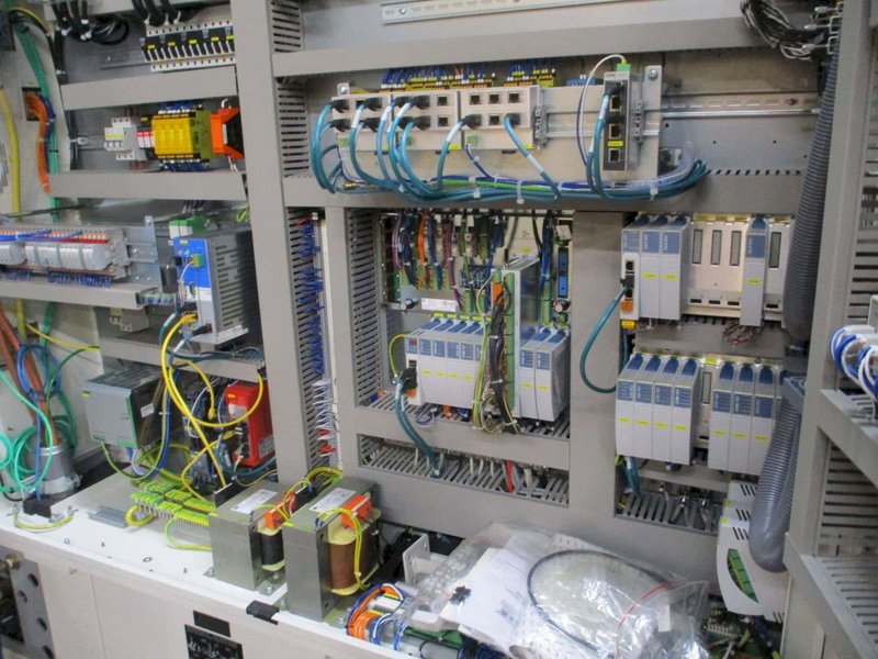 330 Ton Krauss Maffei 300-1000CX Injection Molding Machine – 2016 – 13.6 oz, Robot Ready