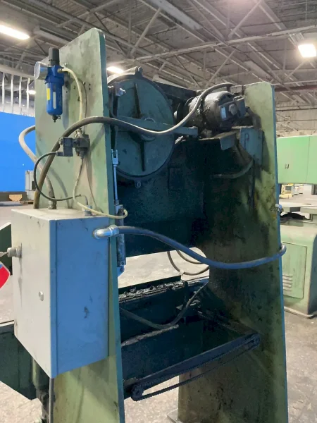CHICAGO, DREIS, &amp; KRUMP 11 TONS PRESS BRAKE  -  131