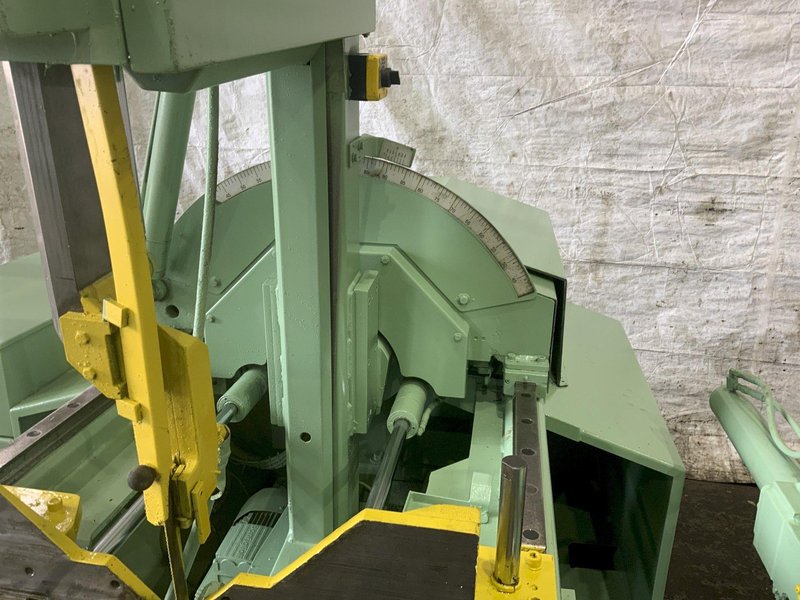 18" X 22" HYD-MECH V-18APC AUTOMATIC TILT FRAME VERTICAL BAND SAW: STOCK #81007"