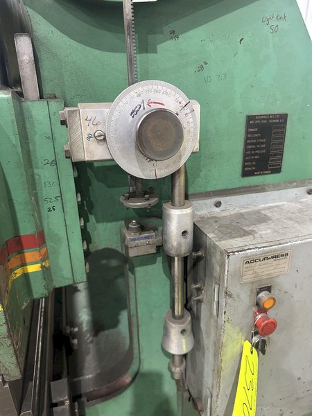 130 TON x 12&#039; ACCURRESS MODEL #713012 HYDRAULIC PRESS BRAKE: STOCK #23701