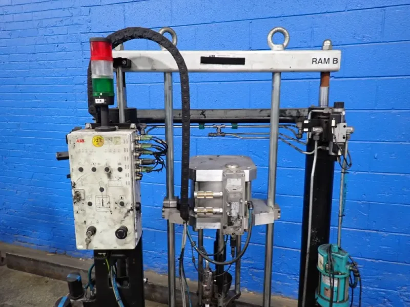 8 BAR ADHESIVE DISPENSING SYSTEM