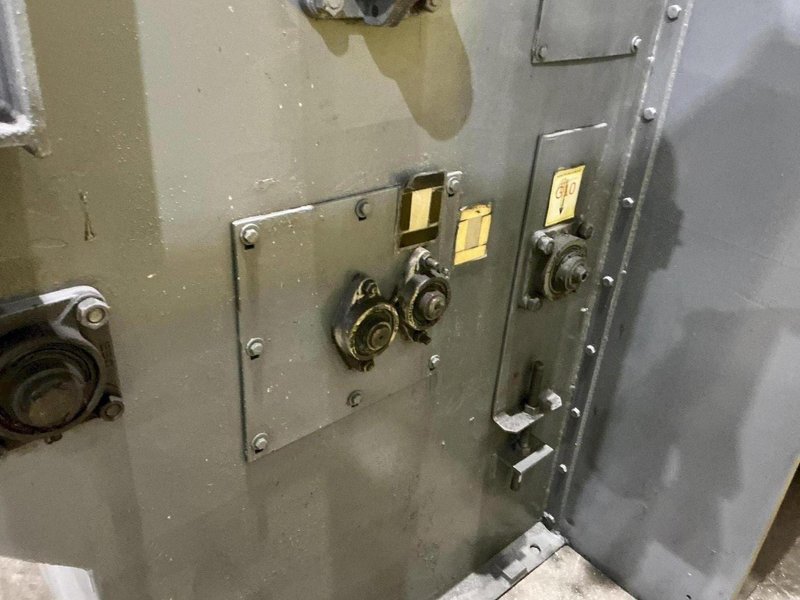 5 CU FT X 15 HP WHEELABRATOR TUMBLAST RUBBER BELT SHOT BLAST CABINET: YOBRO #25013