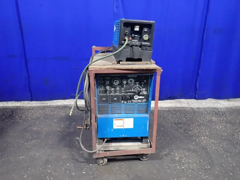 MILLER 200 A WELDER   -  SYNCROWAVE 250