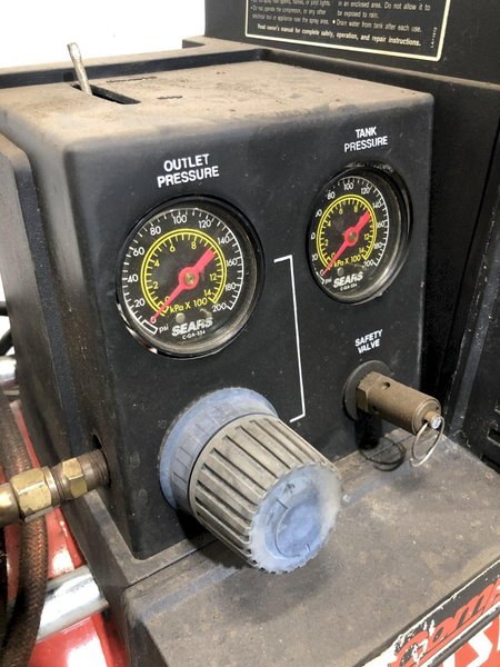 2 HP CRAFTSMAN PORTABLE AIR COMPRESSOR: STOCK #10969