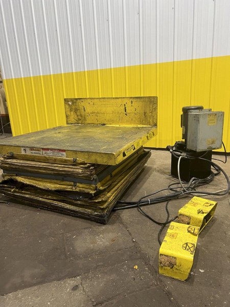 4,000 LBS X 44&quot; X 44&quot; PENTALIFT HYDRAULIC LIFT &amp; TILT TABLE: STOCK #20386