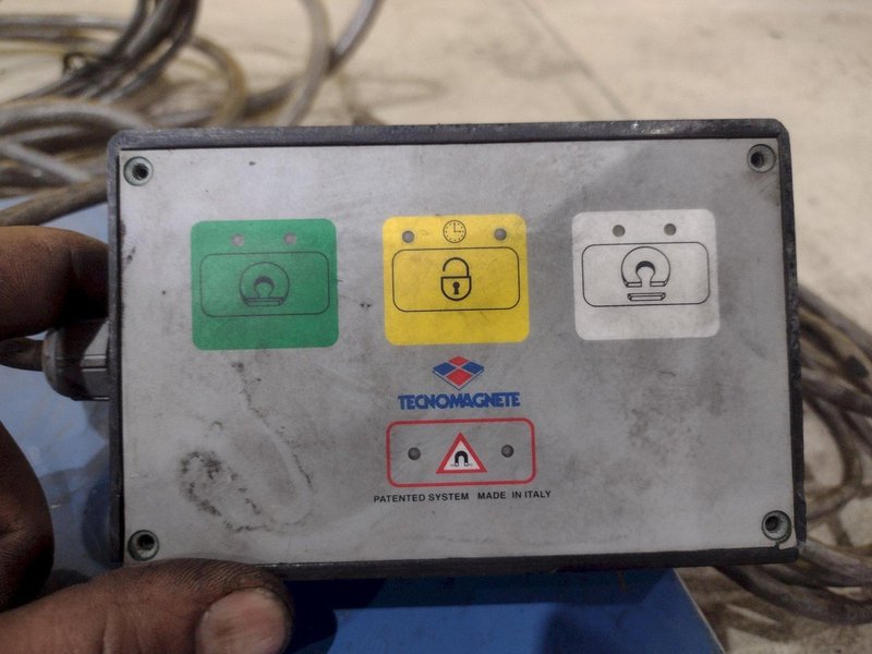 14&quot; x 29&quot; TECNOMAGNETE MODEL #QX408UMK6 MAGNETIC SURFACE CHUCK &amp; CONTROLS: STOCK #20552