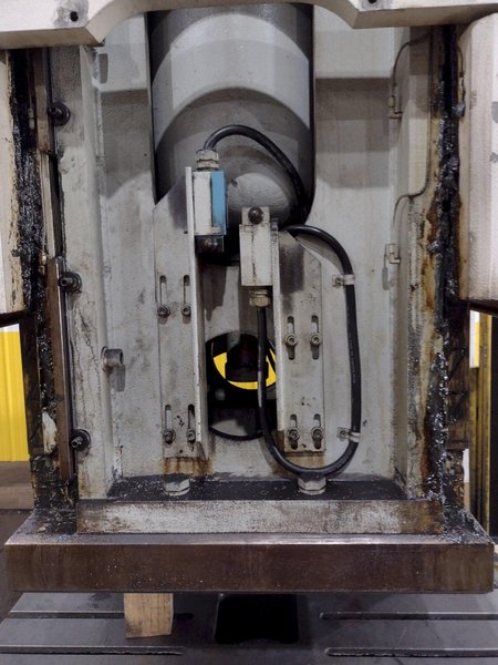 110 TON PACIFIC MODEL #110PF-OBS HYDRAULIC PRESS: STOCK #18261