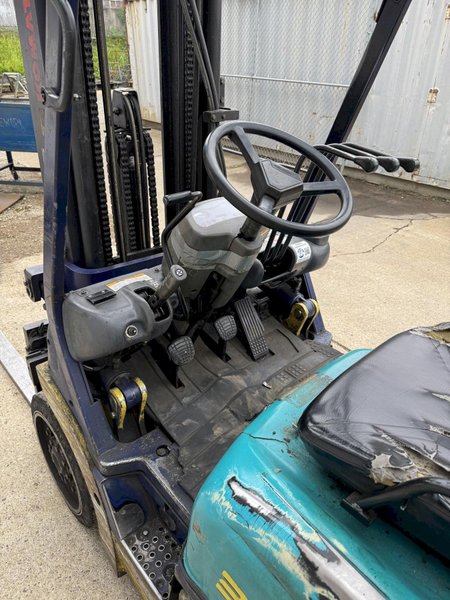4500 Lb. Komatsu Lift Truck FG25ST-12 Triple Stage, SS, LP Gas, Low Price