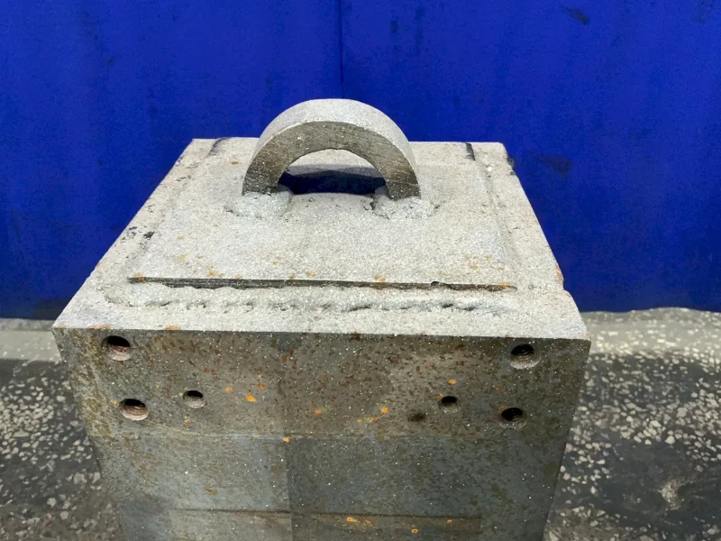 8”X8”X30” TOWER, 18”X18”X1.5” BASE CLAMPING TOWER TOMBSTONE