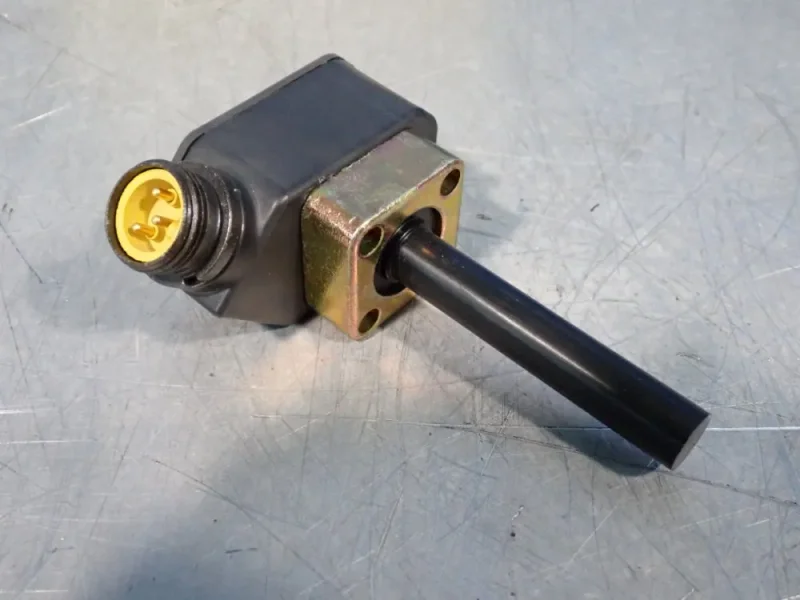 NAMCO CONTROLS 3000 PSI CLINDICATOR PROXIMITY SWITCH  -  EE230-37420