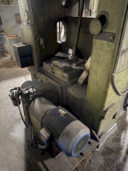 KING VERTICAL TURRET LATHE. STOCK # 0546426