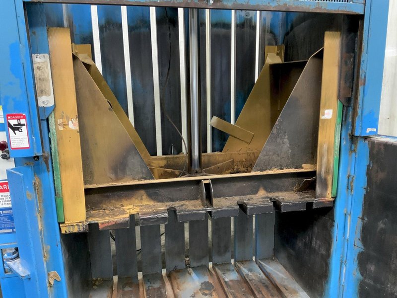 TL INDUSTRIES MODEL TVB60S VERTICAL CARDBOARD BALER: STOCK #81528