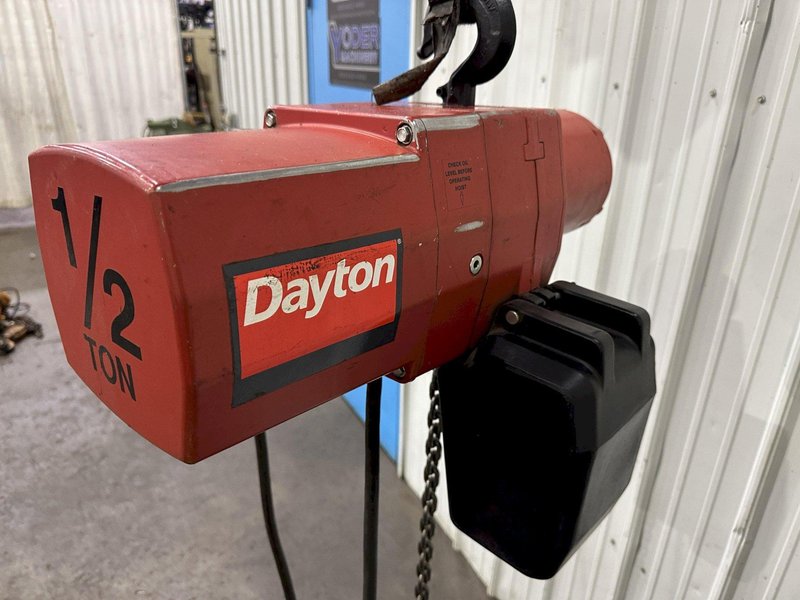 1/2 TON DAYTON ELECTRIC CHIAN HOIST : STOCK #77768