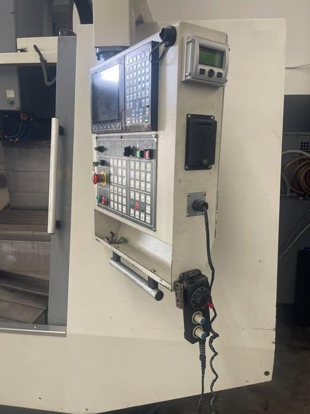 2007 AKIRA SEIKI PERFORMA V5A-XP VERTICAL MACHINING CENTER