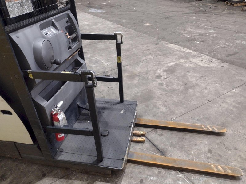 3,000 LB CROWN MODEL #SP 3500 ELECTRIC ORDER PICKER FORKLIFT 2018 : YOBRO #25408