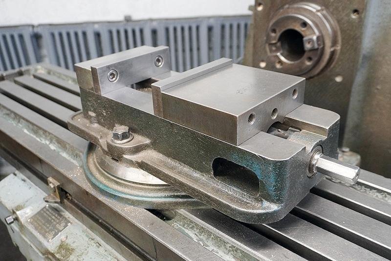#2 CINCINNATI MILACRON MODEL #DH205-12-PLAIN HORIZONTAL MILL: YOBRO #25928