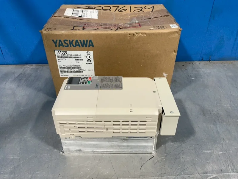 YASKAWA SERVO DRIVE  -  CIMR-AU4A0044FAA