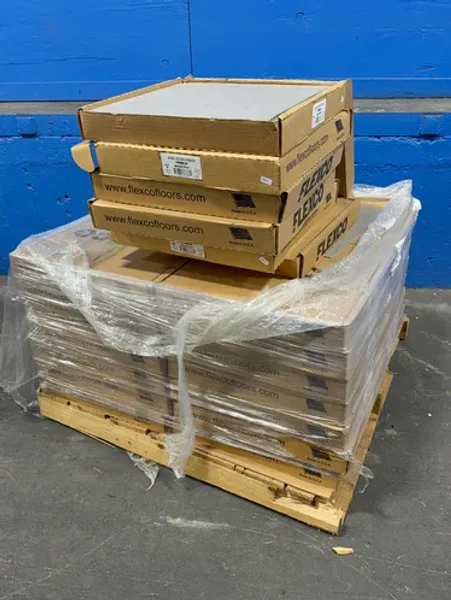 FLEXCO 18”X18”X1/8” FLOOR TILES   -  SE-023