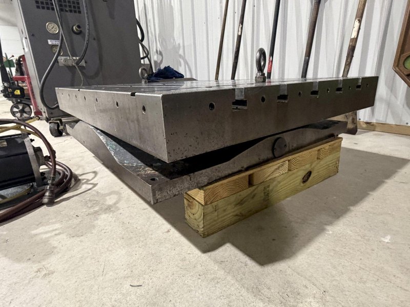 32" x 42" Air Lift Rotary Table